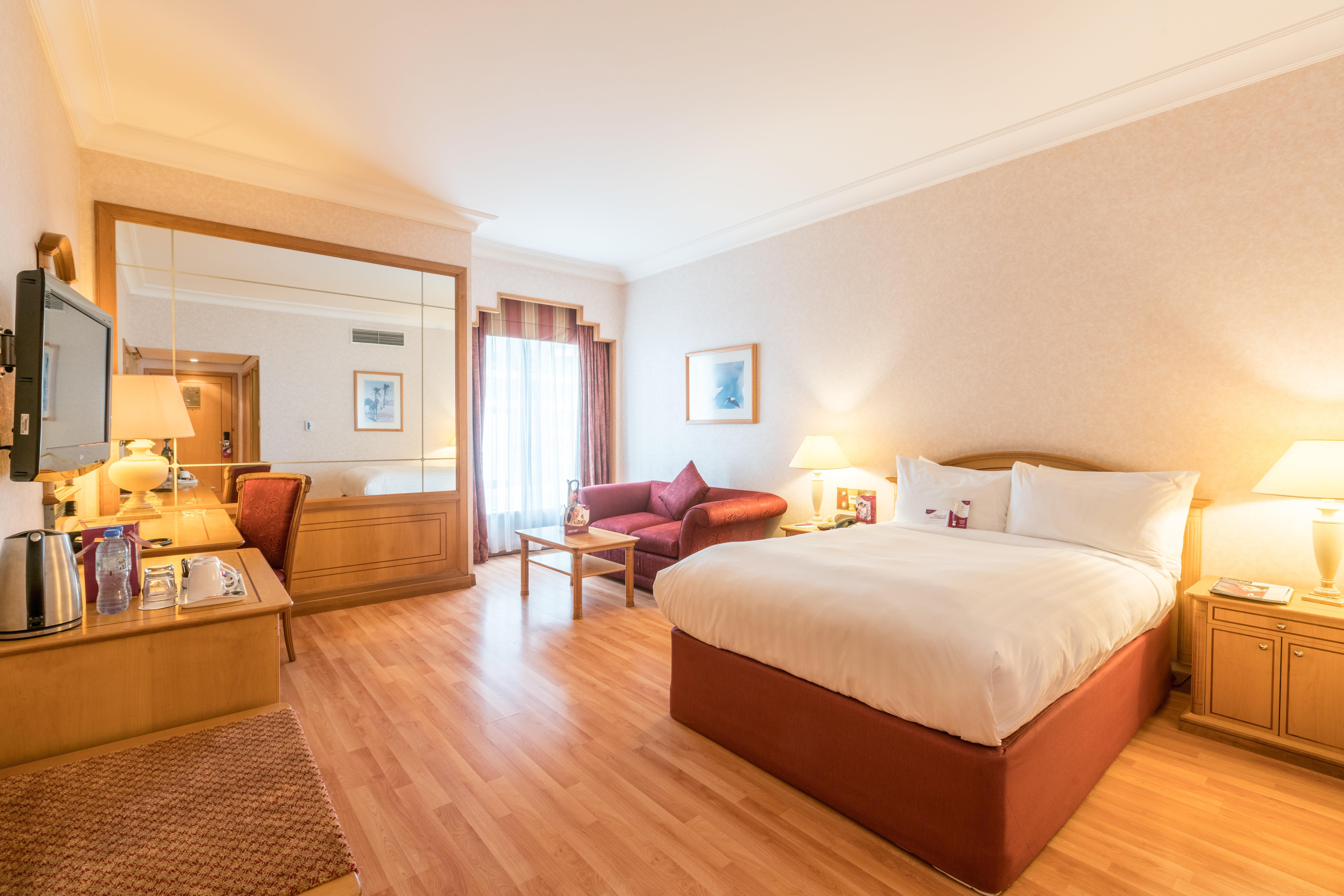 Hotel Millennium Downtown Abu Dabi Exterior foto A room at the hotel