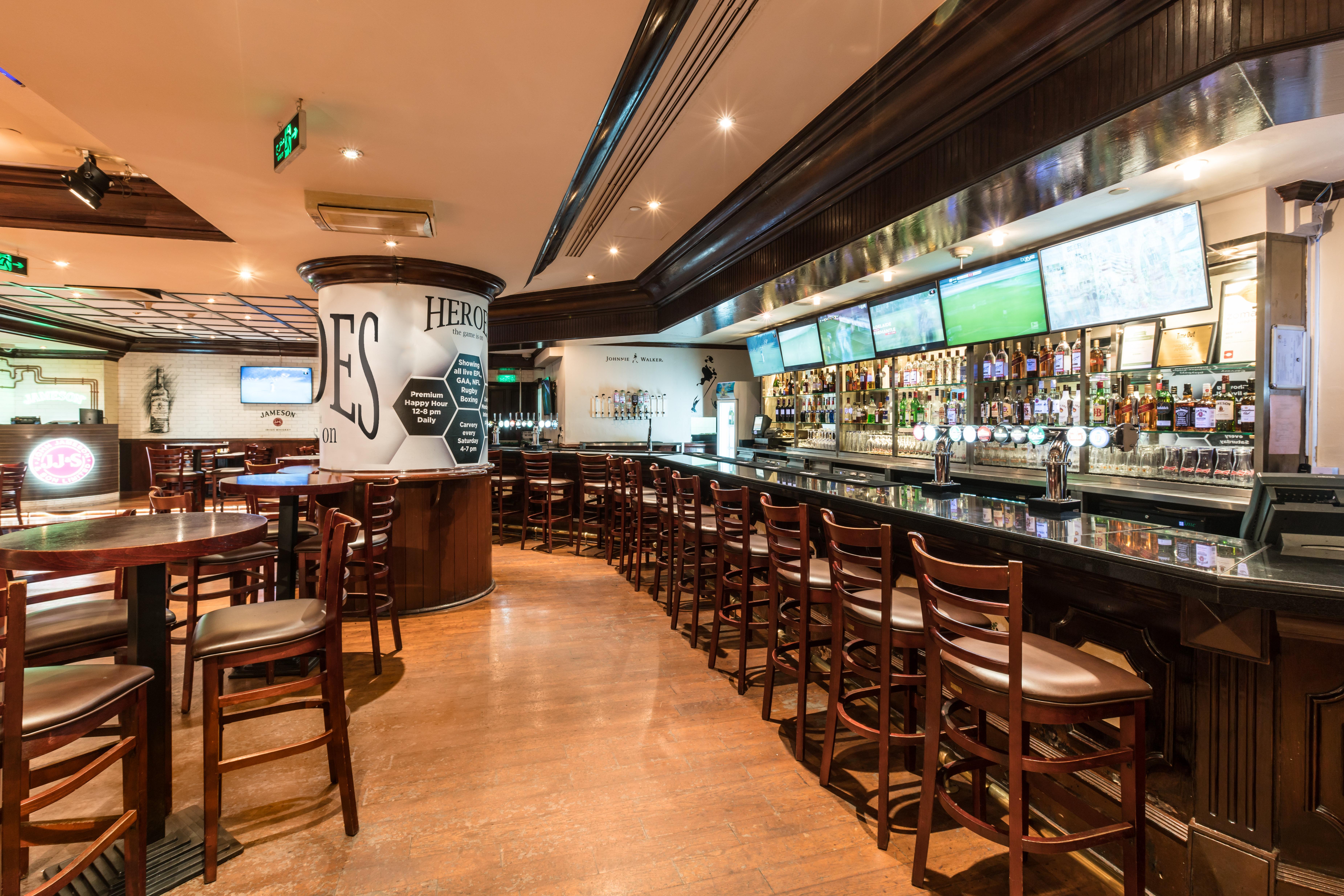 Hotel Millennium Downtown Abu Dabi Exterior foto The Sports Bar